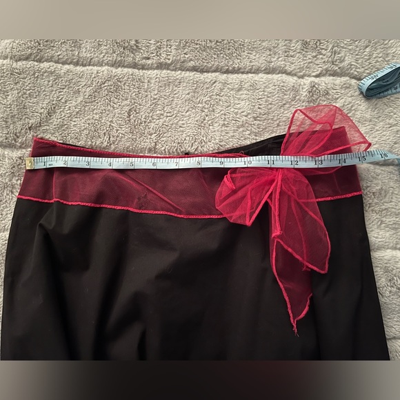 Hot Topic black circle skirt with fuchsia tulle bow and trim - Picture 5 of 6